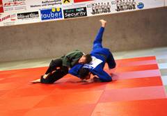 Ein stark kämpfender Severin Grassmair (grün) konnte trotz Punktegewinn die Niederlage von der WSG Swarovski Judo Wattens nicht verhindern