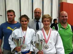 Hannah und Jakob mit ihren Trainern Harry und Florian und LV Präsident Martin Scherwitzl